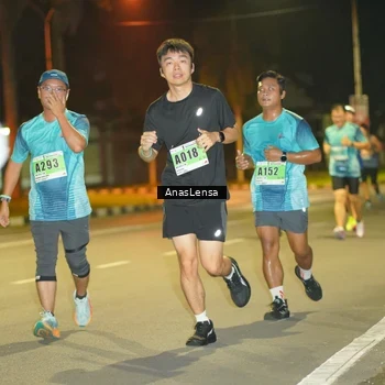 Runner Photo 8795174