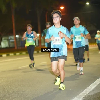Runner Photo 8795243