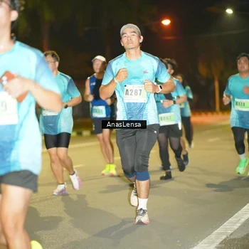 Runner Photo 8795247