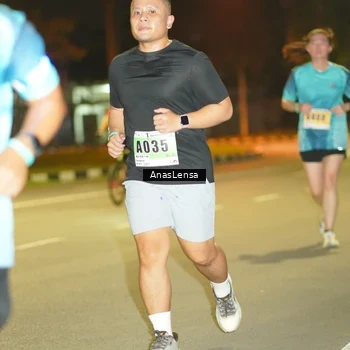 Runner Photo 8795343