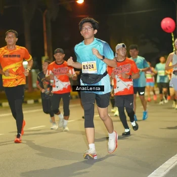 Runner Photo 8795449