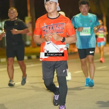 Runner Photo 8795466