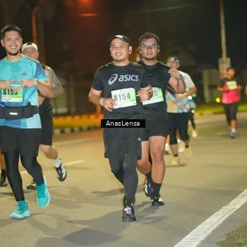 Runner Photo 8795713