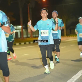 Runner Photo 8795772