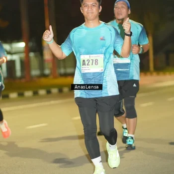 Runner Photo 8795773