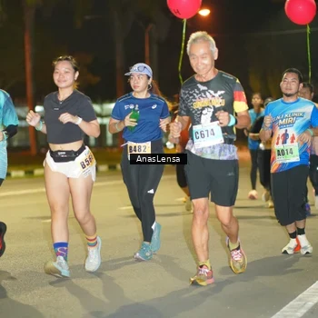 Runner Photo 8795813