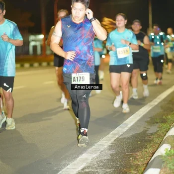 Runner Photo 8795833