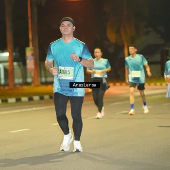 Runner Photo 8796002