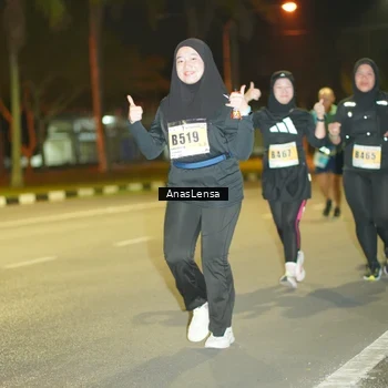 Runner Photo 8796075