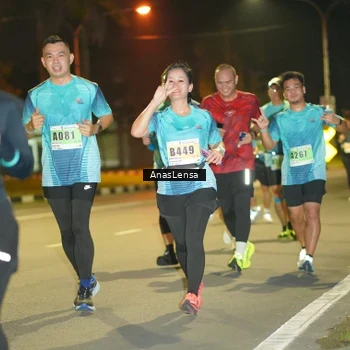 Runner Photo 8796100