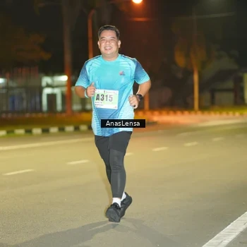 Runner Photo 8796283