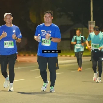 Runner Photo 8796392