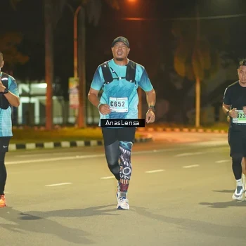 Runner Photo 8796416