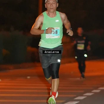 Runner Photo 8796572