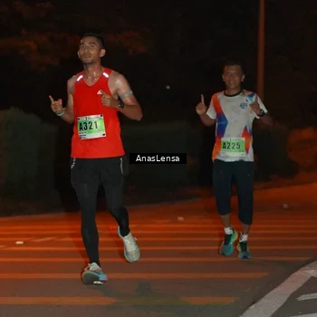 Runner Photo 8796750
