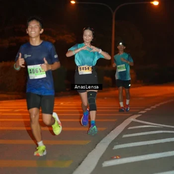 Runner Photo 8798013