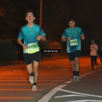 Runner Photo 8798053