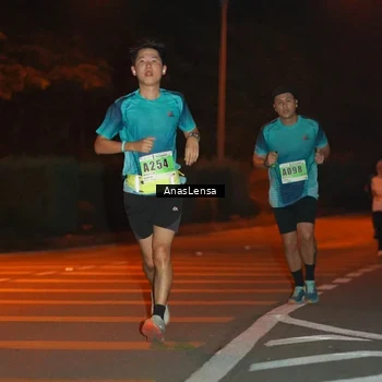 Runner Photo 8798058