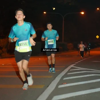 Runner Photo 8798059