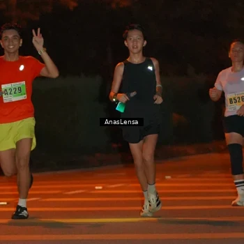 Runner Photo 8799001