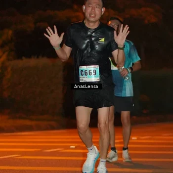 Runner Photo 8799038