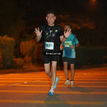 Runner Photo 8799041