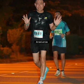 Runner Photo 8799043
