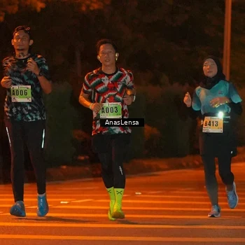 Runner Photo 8799061