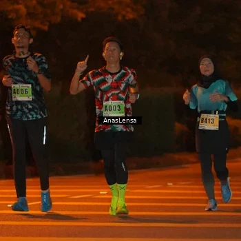 Runner Photo 8799064