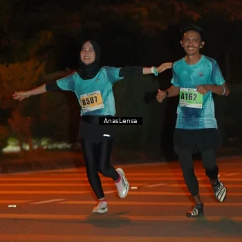 Runner Photo 8799112