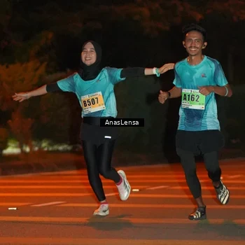 Runner Photo 8799114