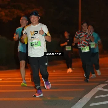 Runner Photo 8799156