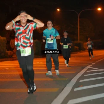 Runner Photo 8799164