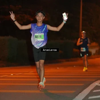 Runner Photo 8799273