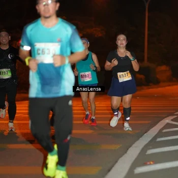 Runner Photo 8799391