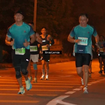 Runner Photo 8799430