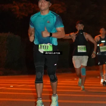 Runner Photo 8799449