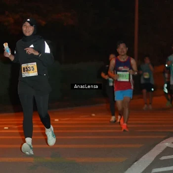 Runner Photo 8799776