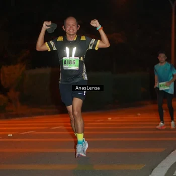 Runner Photo 8800178