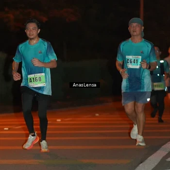 Runner Photo 8800190