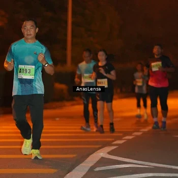 Runner Photo 8800714