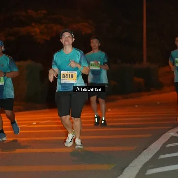 Runner Photo 8800871