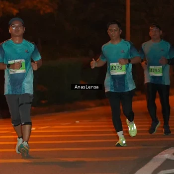 Runner Photo 8801118
