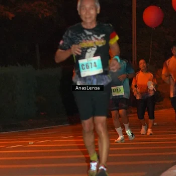 Runner Photo 8802693