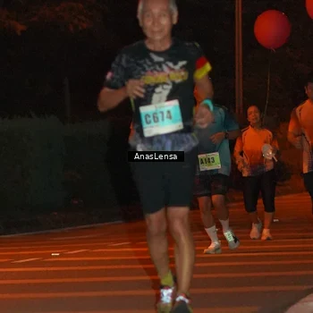 Runner Photo 8802701