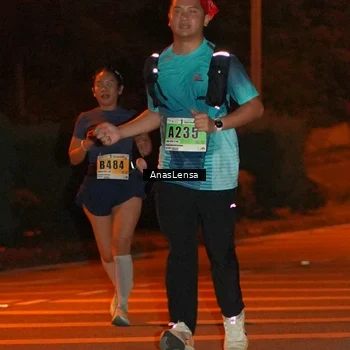 Runner Photo 8803003