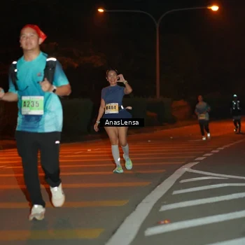 Runner Photo 8803059