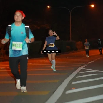 Runner Photo 8803083