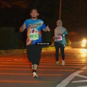 Runner Photo 8803511