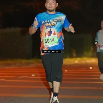 Runner Photo 8803516